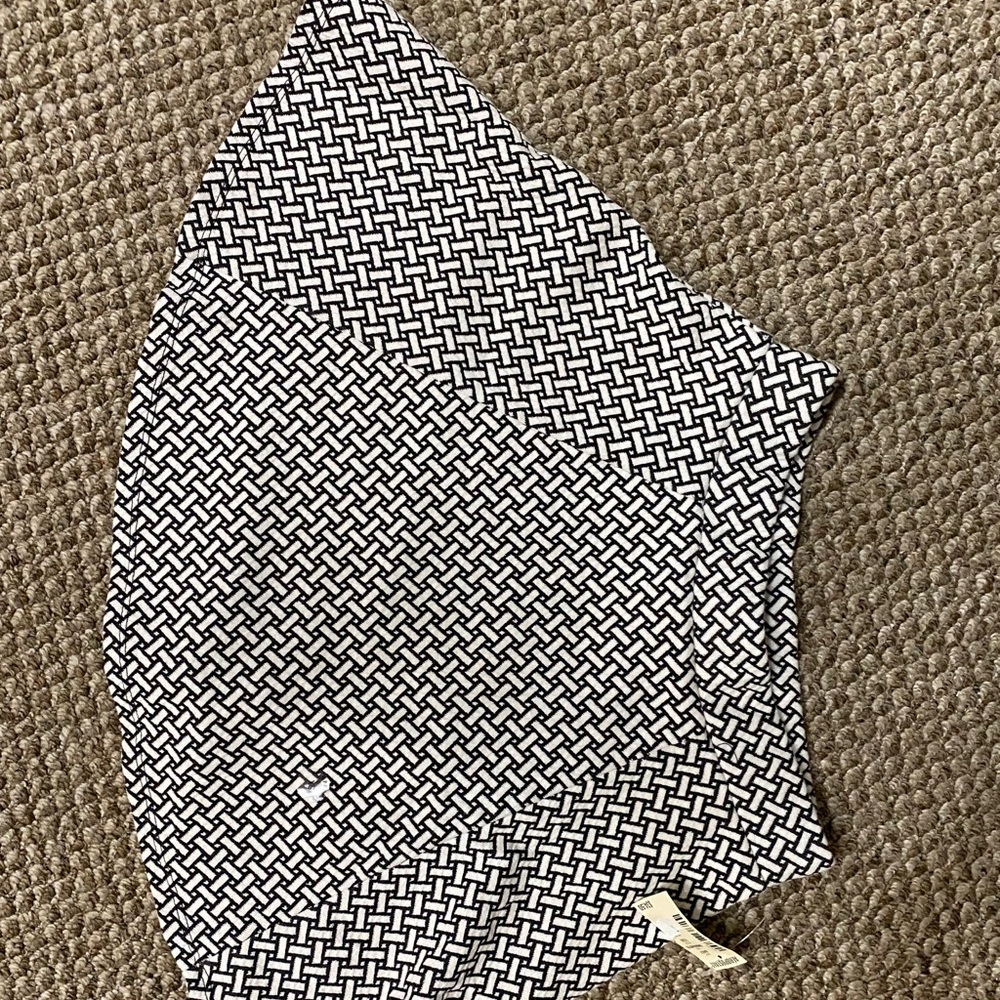 Aeropostale black and white skater skirt